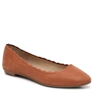 KELLY & KATIE WESLYNE BALLET FLAT